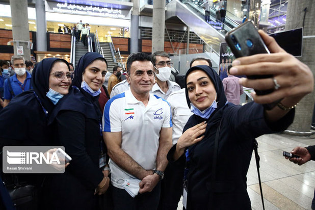 بازگشت تیم ملی کشتی فرنگی به کشور