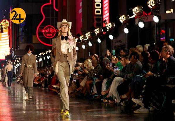 رژه مدل‌های برند گوچی در بلوار هالیوود