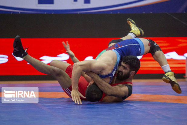 رقابت های کشتی آزاد لیگ برتر باشگاه های کشور