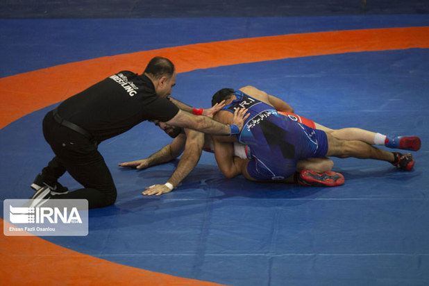 رقابت های کشتی آزاد لیگ برتر باشگاه های کشور