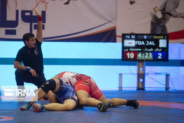 رقابت های کشتی آزاد لیگ برتر باشگاه های کشور