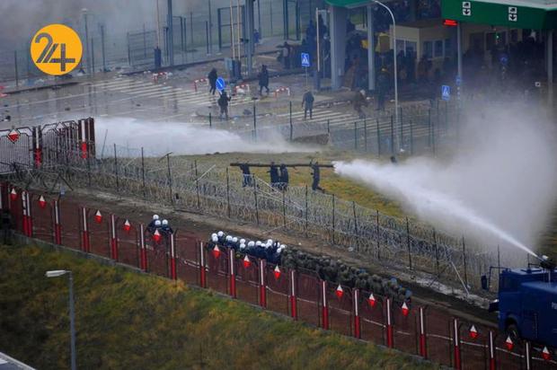 یک بام و دو هوای مهاجران در مرز بلاروس و لهستان