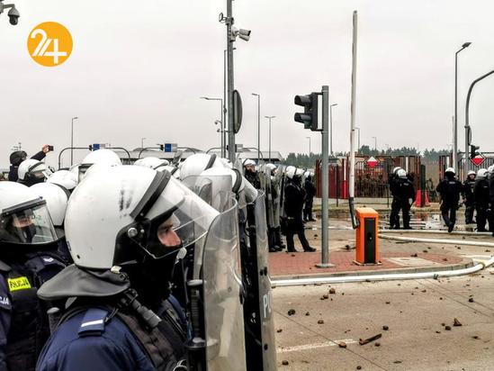 یک بام و دو هوای مهاجران در مرز بلاروس و لهستان