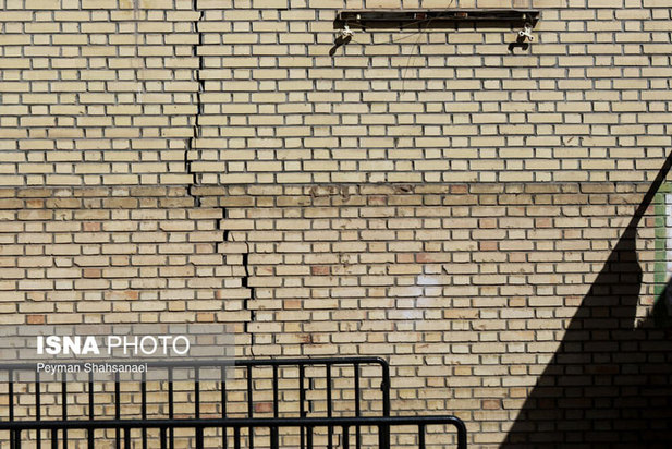 تخلیه یک شهرک بخاطر فرونشست زمین در اصفهان