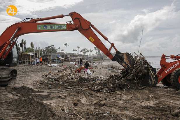 سواحل آلوده جزیره زیبای بالی