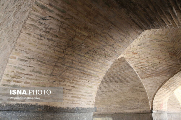 تخریب پل‌های تاریخی اصفهان