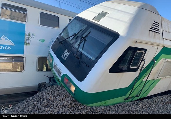 برخورد دو قطار در خط مترو کرج به تهران