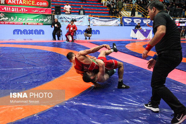 رقابت‌های کشتی آزاد قهرمانی کشور