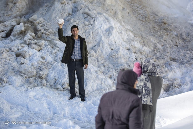 آبشار گنجنامه یخ زد