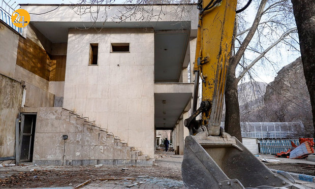 تخریب بنای متعلق به وزارت نیرو در بستر رود چالوس