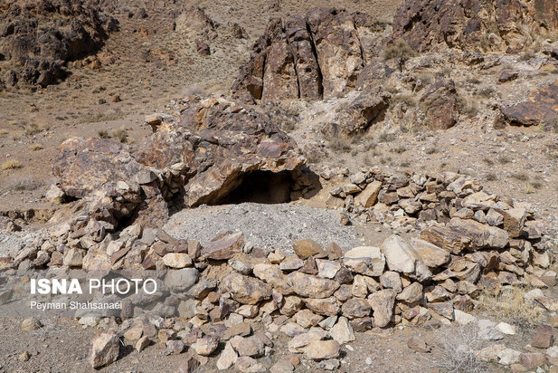 یخاب چشم انتظار نجات