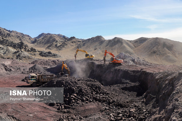 یخاب چشم انتظار نجات