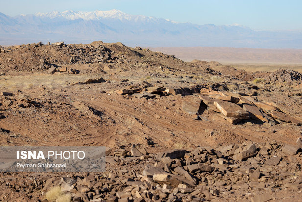 یخاب چشم انتظار نجات