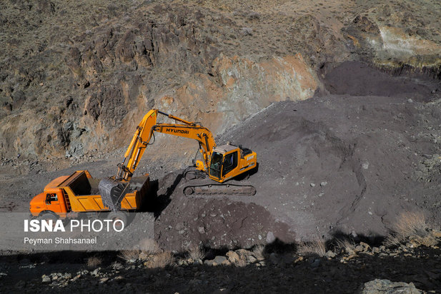 یخاب چشم انتظار نجات