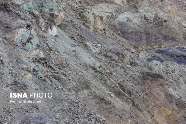 یخاب چشم انتظار نجات