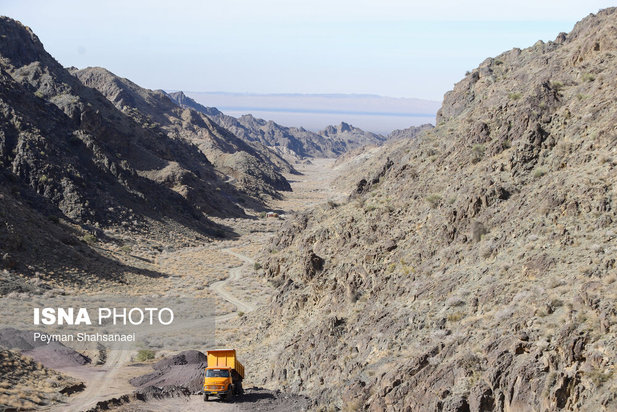 یخاب چشم انتظار نجات