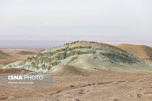یخاب چشم انتظار نجات