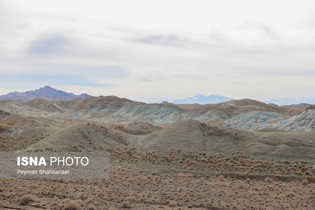 یخاب چشم انتظار نجات