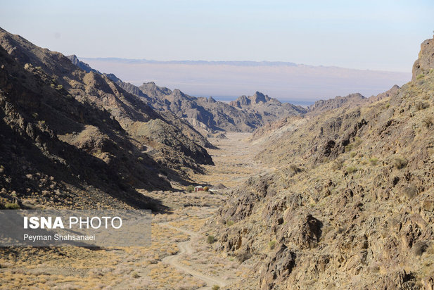 یخاب چشم انتظار نجات