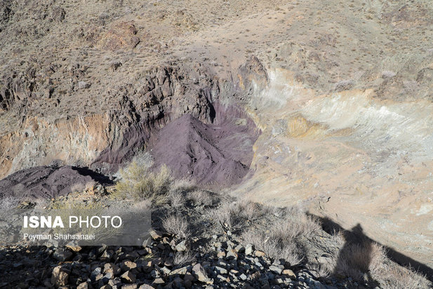 یخاب چشم انتظار نجات