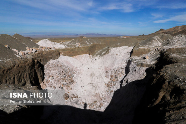 یخاب چشم انتظار نجات