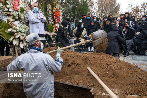 مراسم تشییع و خاکسپاری زهره فکورصبور