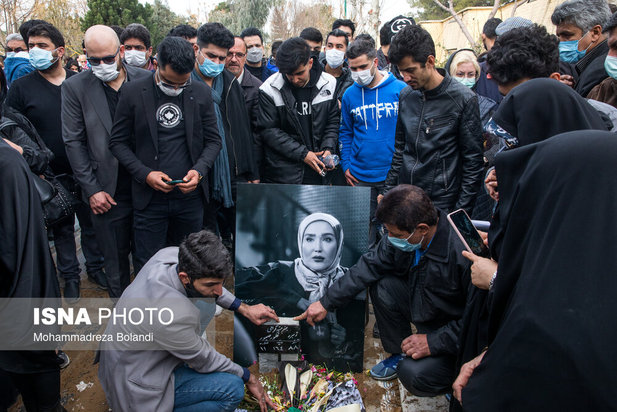 مراسم تشییع و خاکسپاری زهره فکورصبور
