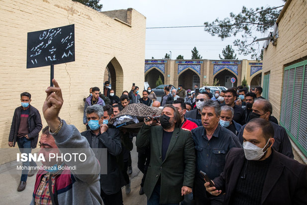 مراسم تشییع و خاکسپاری زهره فکورصبور