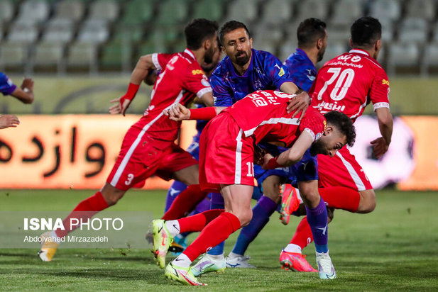 دیدار جذاب پرسپولیس و هوادار