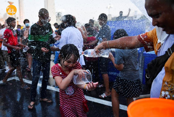 جشن آب در تایلند