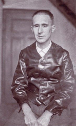 برتولت برشت