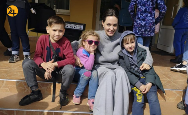 آنجلینا جولی را در میان جنگ زدگان اوکراینی