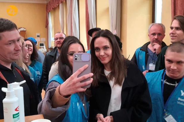 آنجلینا جولی را در میان جنگ زدگان اوکراینی