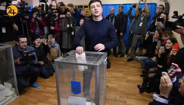 زلنسکی از صحنه فیلم تا صحنه جنگ