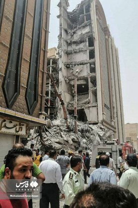 ریزش ساختمان ۱۰ طبقه در آبادان