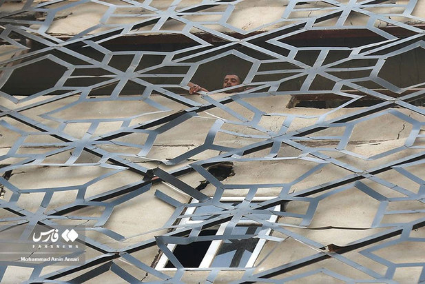 ریزش ساختمان ۱۰ طبقه در آبادان