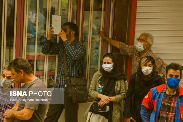 ریزش ساختمان ۱۰ طبقه در آبادان