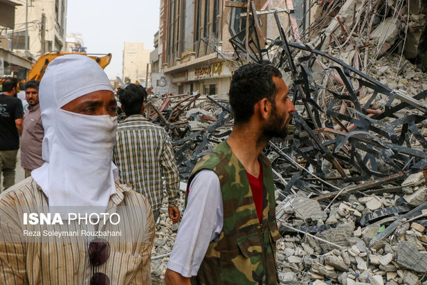 ریزش ساختمان ۱۰ طبقه در آبادان