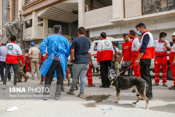 ریزش ساختمان ۱۰ طبقه در آبادان