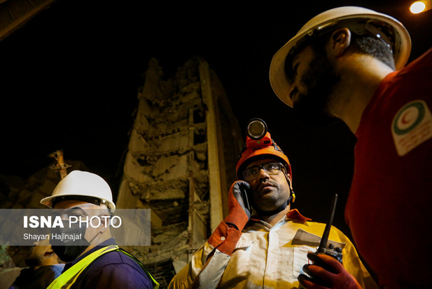 در جستجوی قربانیان متروپل آبادان