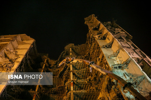 در جستجوی قربانیان متروپل آبادان