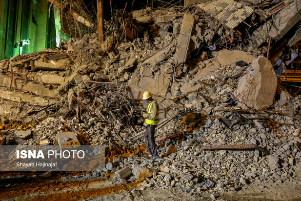 در جستجوی قربانیان متروپل آبادان