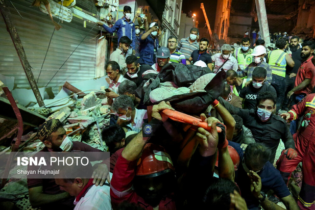 در جستجوی قربانیان متروپل آبادان