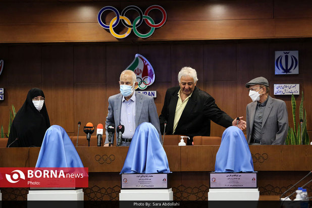 رونمایی از سردیس چهره های ماندگار ورزش ایران