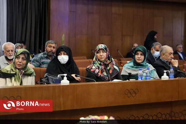 رونمایی از سردیس چهره های ماندگار ورزش ایران