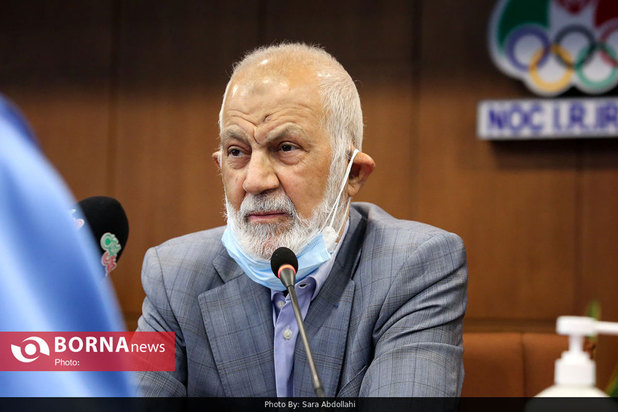 رونمایی از سردیس چهره های ماندگار ورزش ایران