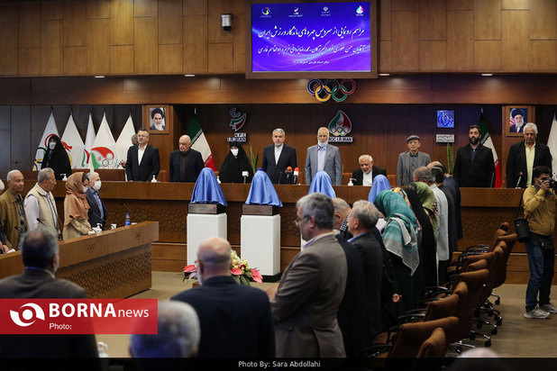 رونمایی از سردیس چهره های ماندگار ورزش ایران