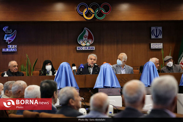 رونمایی از سردیس چهره های ماندگار ورزش ایران