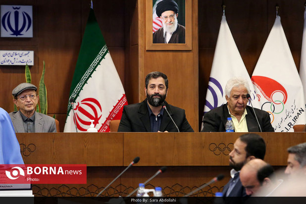 رونمایی از سردیس چهره های ماندگار ورزش ایران