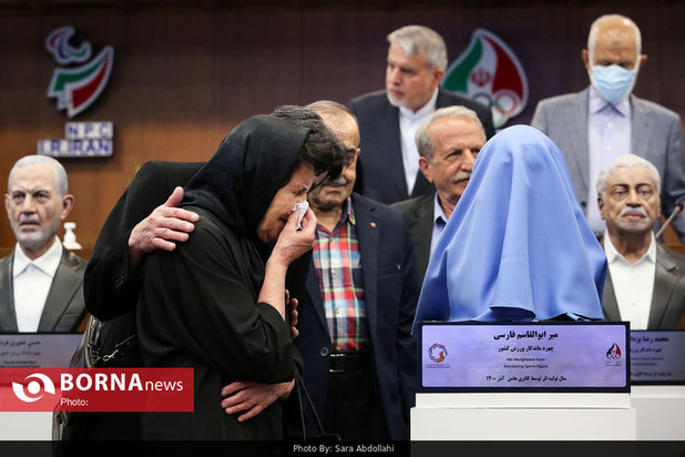 رونمایی از سردیس چهره های ماندگار ورزش ایران